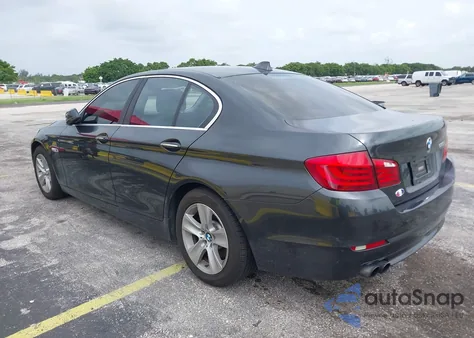 2013 BMW 528I из США, поврежденный, VIN WBAXG5C52DD231623